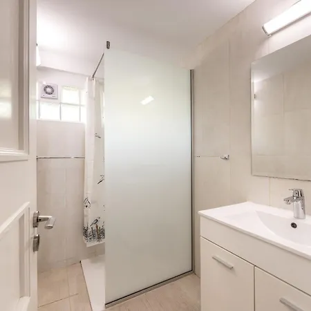 Vila Rhodia Steni